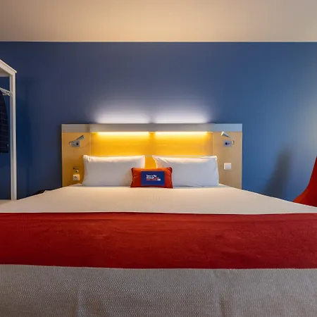 Express & By Ihg 3*
