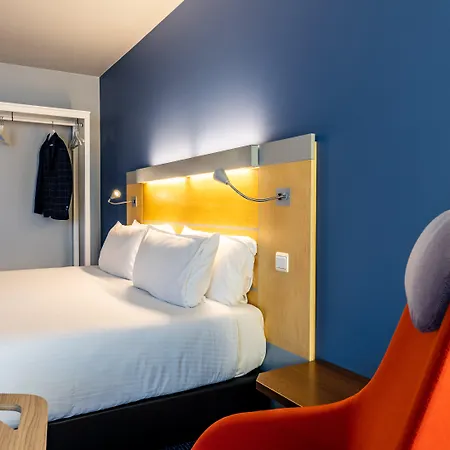 Express & By Ihg Γάνδη