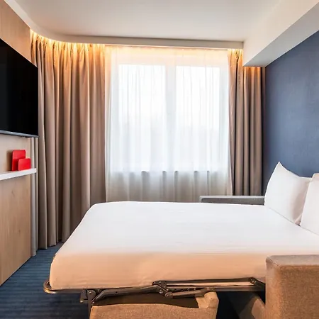 Ξενοδοχείο Express & By Ihg
