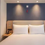 Hotel Express & By Ihg 3*