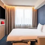 فندق Express & By Ihg