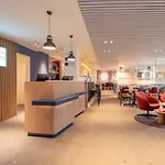 Express & By Ihg Hotel 3*