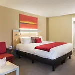Express & By Ihg Hotel 3*