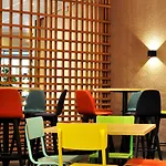 Express & By Ihg خنت