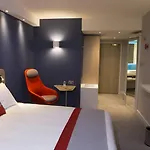 فندق Express & By Ihg 3*