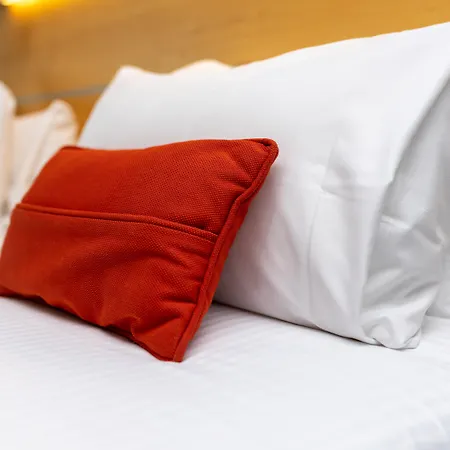 Hotell Express & By Ihg