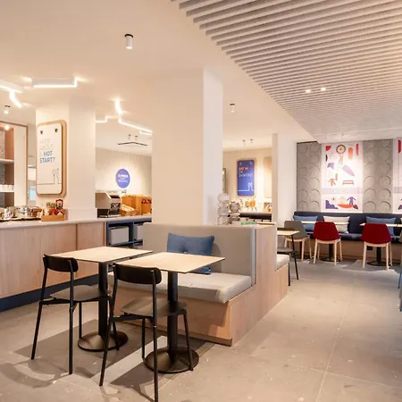 Express & By Ihg 3*