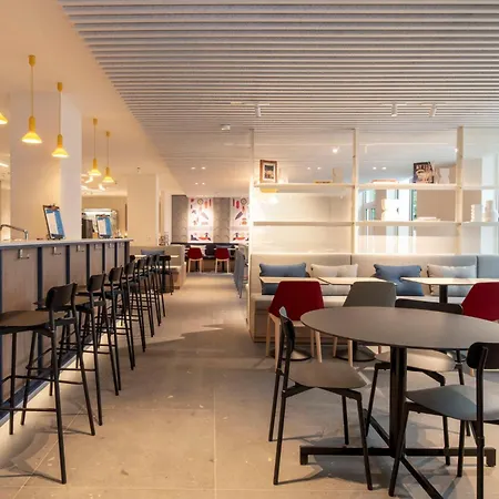 Hotel Express & By Ihg
