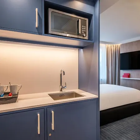 Hotel Express & By Ihg 3*