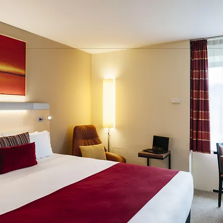 Hotel Express & By Ihg