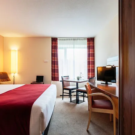 Express & By Ihg Hotel 3*