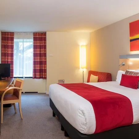 Express & By Ihg Hotel 3*