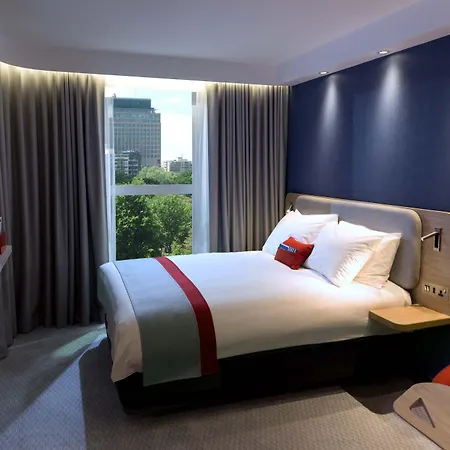 Express & By Ihg 헨트