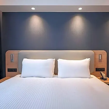 Express & By Ihg