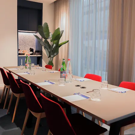 Express & By Ihg 3*