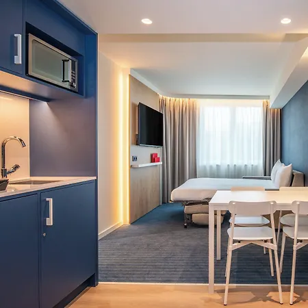 Hotel Express & By Ihg