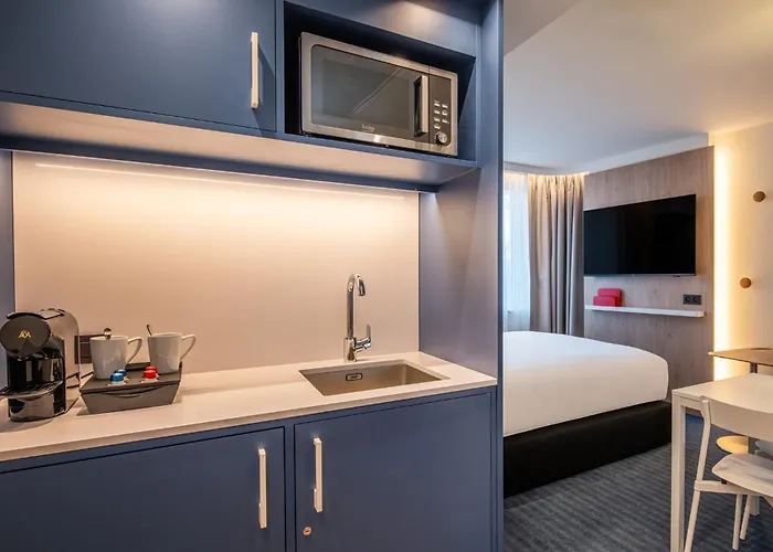 Hotel Express & By Ihg 3*