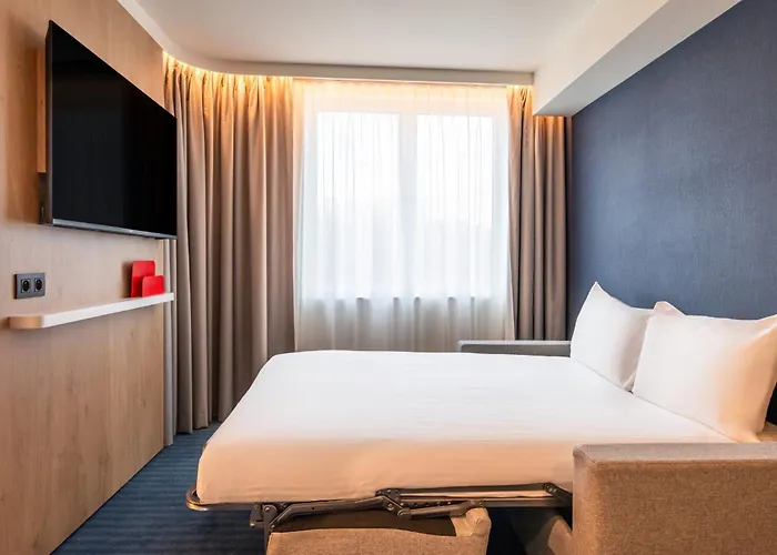 Hotel Express & By Ihg