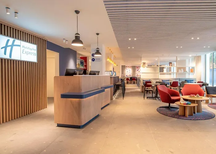 Express & By Ihg Hotel 3*