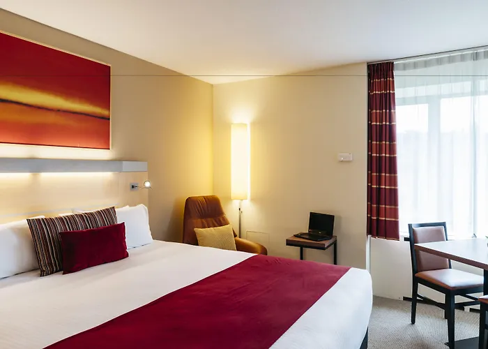 Hotel Express & By Ihg