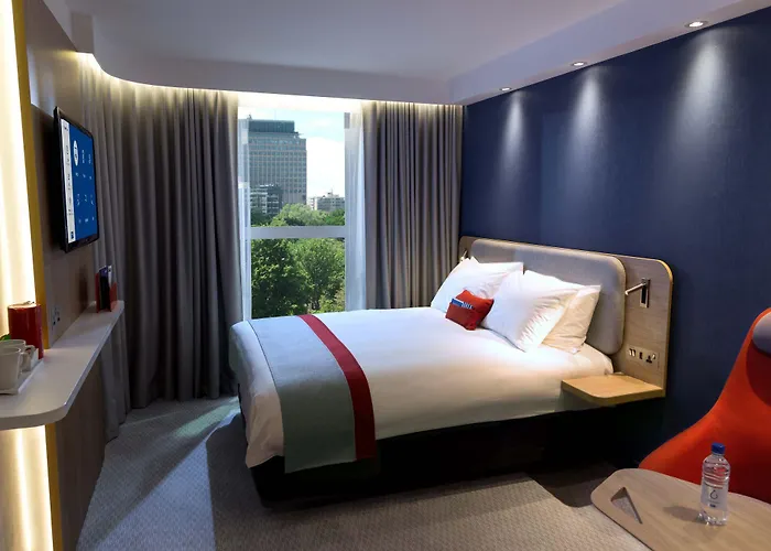 Express & By Ihg Gante