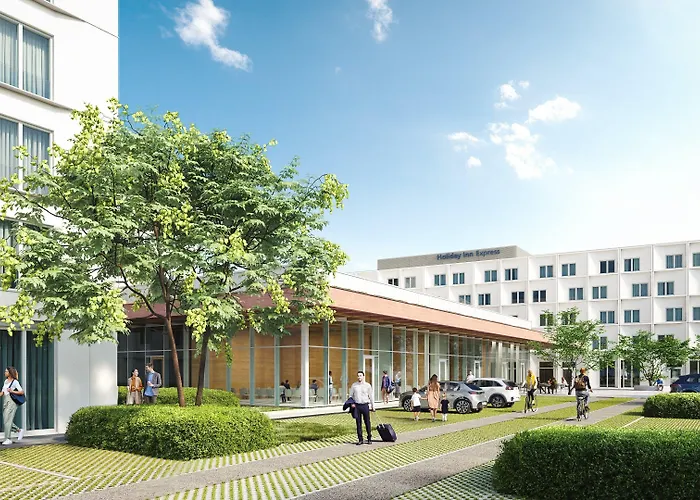 Express & By Ihg Hotel 3*