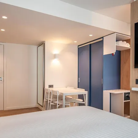 Express & By Ihg גנט