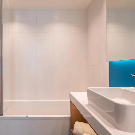 Express & By Ihg 3* גנט