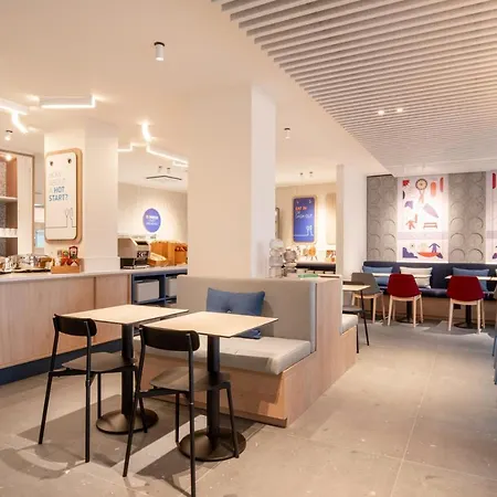 Express & By Ihg מלון גנט