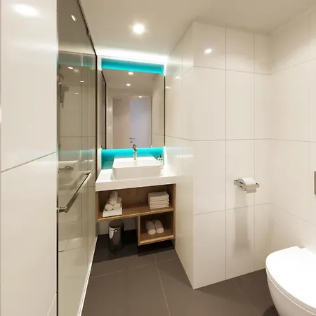 מלון Express & By Ihg