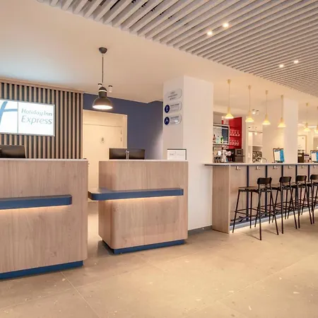 Express & By Ihg 3* גנט