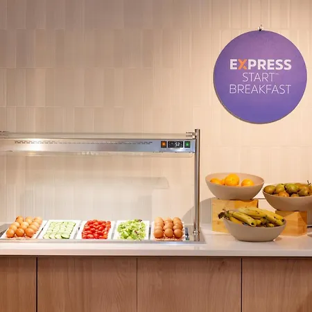 Express & By Ihg 3* גנט