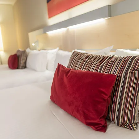 Express & By Ihg 3* Gent